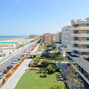 hotel-caesar-cesenatico.emilia-romagnahotels.net/